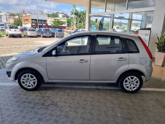 FORD FIESTA 1.6 MPI HATCH 8V FLEX 4P MANUAL FORD FIESTA 1.6 MPI HATCH 8V FLEX 4P MANUAL